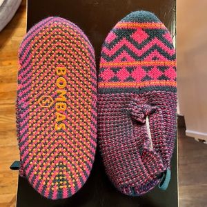 Bombas Gripper Slippers Size Small
